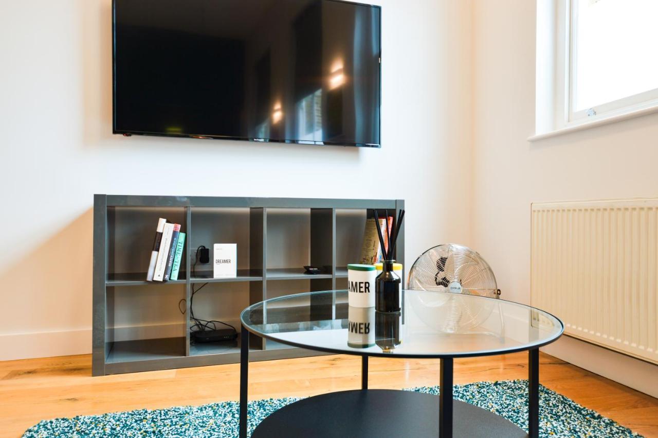 Spacious West Hampstead Apartment With Mezzanine Bedroom By Concept Apartments London Exterior foto
