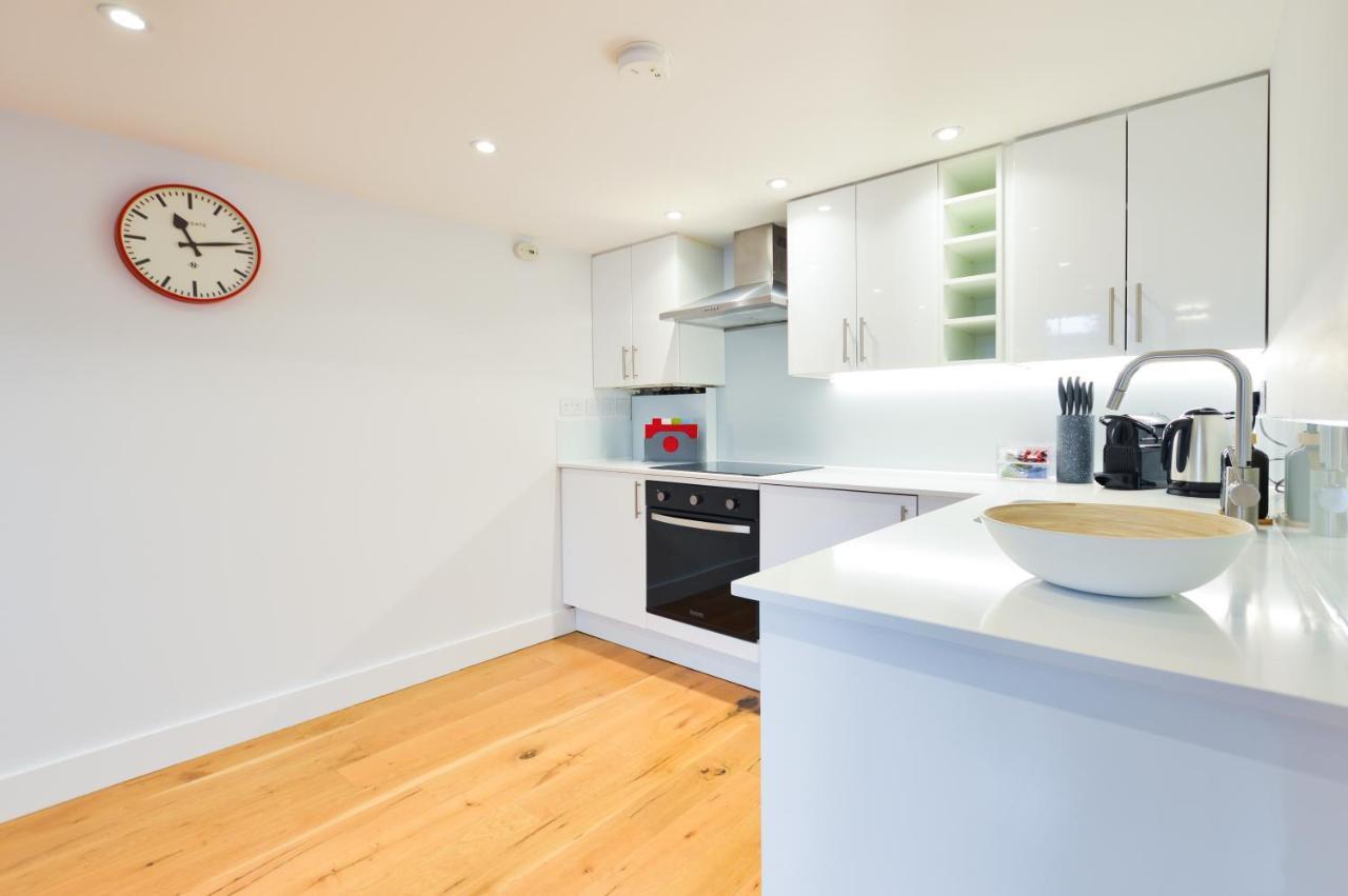 Spacious West Hampstead Apartment With Mezzanine Bedroom By Concept Apartments London Exterior foto